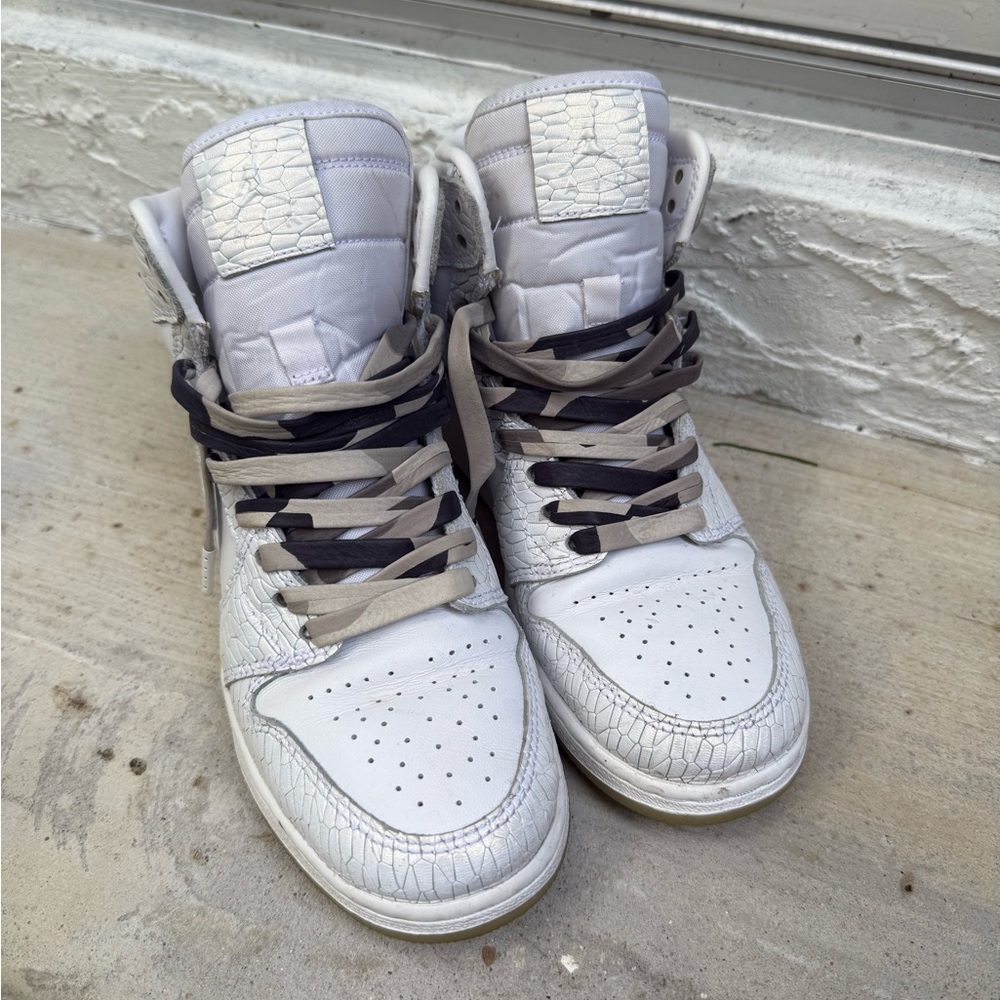 Air Jordan 1 Retro High Frost White